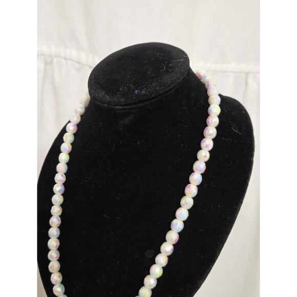 Vtg White Aurora Borealis AB Faceted Glass Bead Necklace Decorative Box Clasp - Picture 3 of 14